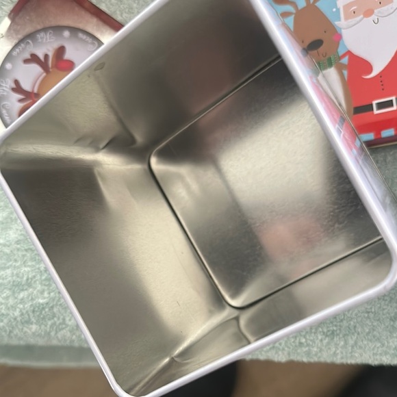 Festive Holiday Tin Set - Red, Silver, Blue - Picture 5 of 16